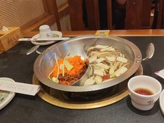 -沸炉重庆老火锅(军事博物馆店)