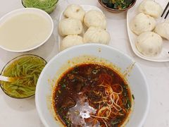 -李与白包子铺(桐梓林店)