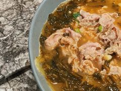 秘制酸汤肥牛-鹿港小镇(霄云店)
