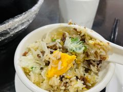 窝蛋牛肉饼煲仔饭-红星光发煲仔饭(文海店)