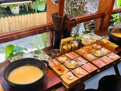 -银米·云南传统过桥米线(双廊黑金冠店)