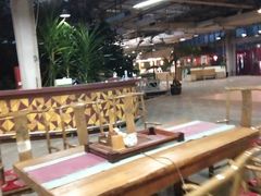 大堂-红栌温泉山庄生态美食餐厅