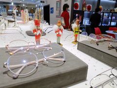 -宏宇眼镜蔡司依视路折扣店(兆佳眼镜城店)