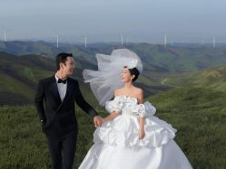 -至臻微拉婚纱摄影