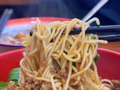 -爆炸头阿姨小四川正宗川味小吃(无任何分店)