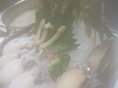 -红鼎豆捞·非遗鲍皇汤火锅(宝丰路店)