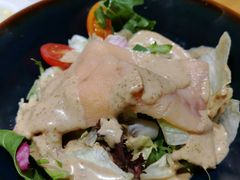 三文鱼蔬菜沙拉-斗牛士牛排(南京东路店)