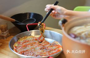 Fried Oyster Pancake with Fujian Flavor