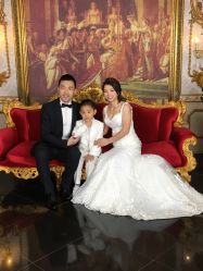 -现代经典婚纱摄影