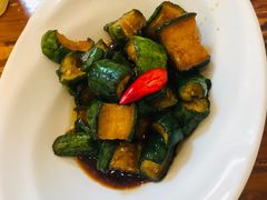 -侬佳蒸菜馆(听潮店)