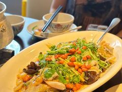 -大头虾越式风味餐厅(光明广场店)