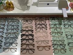 -GOOMI久米眼镜·蔡司·依视路·明月官方授权店(龙德紫金店)