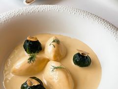 法式鱼肉慕斯伴海鲜配香槟汁-Caprice(香港四季酒店)