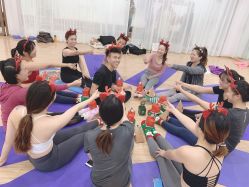 -亚太瑜伽普拉提学院