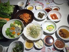 送的小菜-本家韩国烤肉(青岛万象城店)