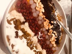 红豆乌龙冰粉-姚姚酸菜鱼·金戈戈香港豉油鸡(喜荟城联名店)