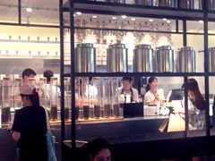 等位区-喜茶(深圳东门1234店)