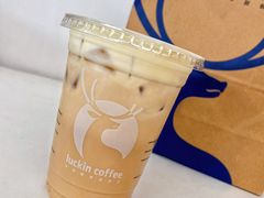 海盐芝士厚乳拿铁-瑞幸咖啡(三里屯SOHO-6号楼店)