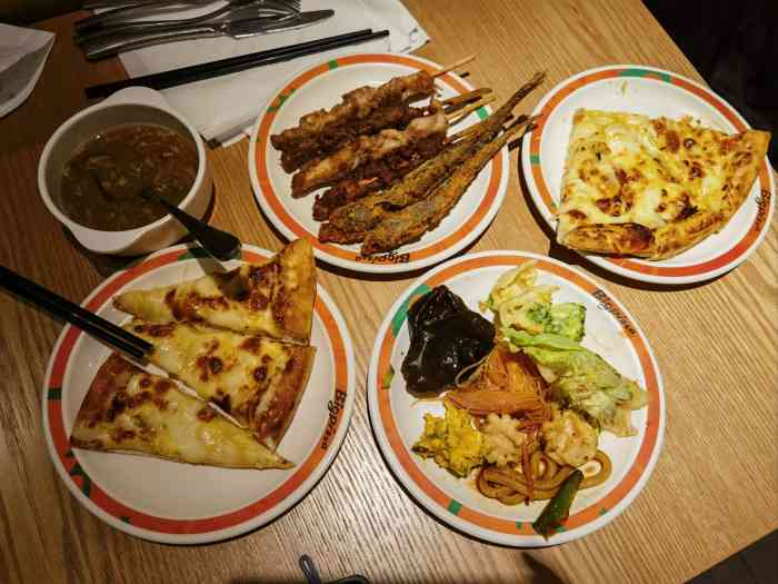 比格比萨自助(朝阳大悦城店)-"味一般,感觉菜品种也少,最气的是看见一