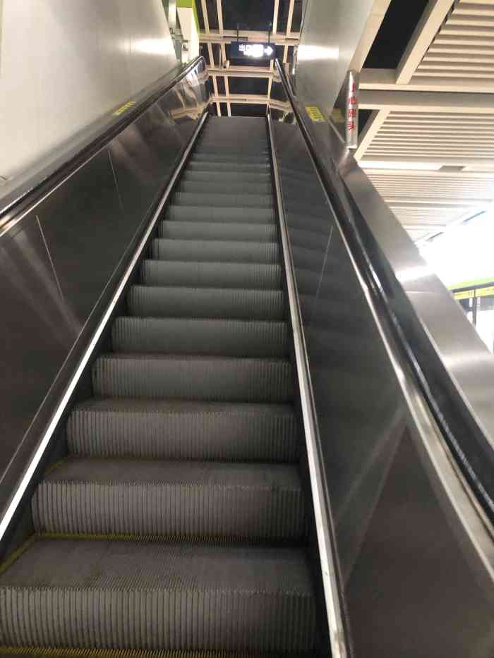 十里铺(地铁站)-""我的城市生病了,但是我们会治好她, .