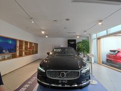 -杭州中沃沃尔沃4S店(滨江区店)