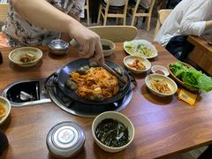 -城山辣炒黑猪肉