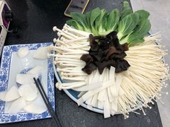 -撒拉人家.酸菜牦牛肉火锅