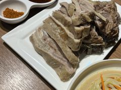 手抓羊肉半斤-贯贯吉·清真餐厅(浙江中路店)