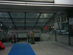 -红土地(地铁站)