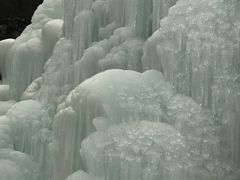 -大平台龙居瀑布旅游区