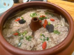 汽锅菌子肉饼-老滇山寨•云南特色菜•地方菜•民族风情歌舞表演(金碧店)