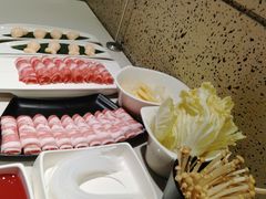-海底捞火锅鲜切牛肉主题店(长寿路店)
