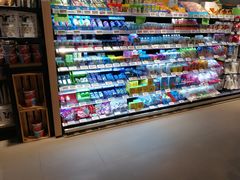 -中百仓储超市有限公司(越秀星汇维港店)