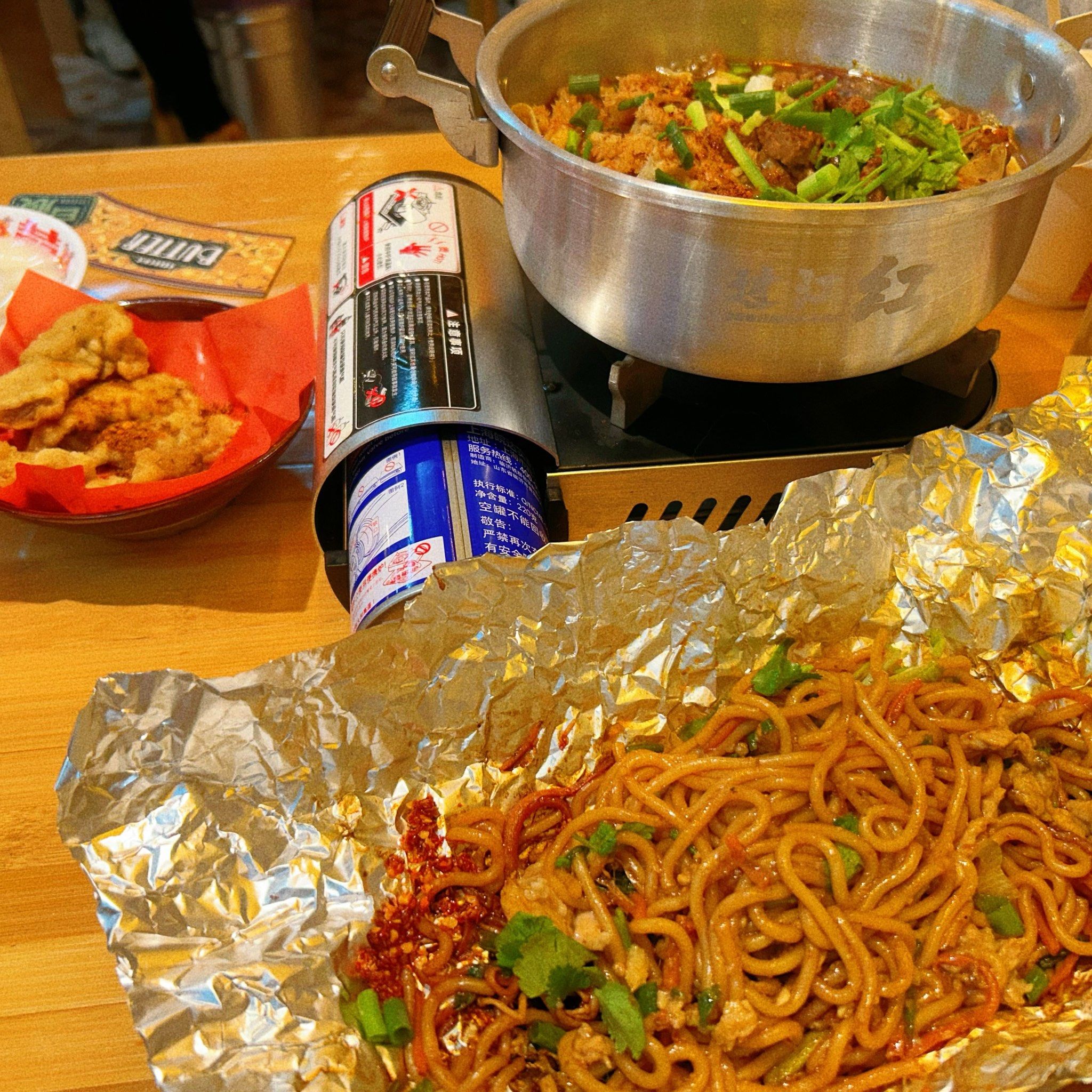 第一次吃到烤米线 好吃cry