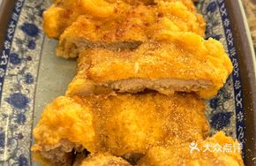 Deep-Fried Pork Chop with Sauce