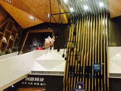 -新华里咖啡书吧(新华书店小寨店)