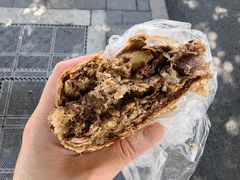 烧饼夹烧牛羊肉-老爆肚满五香烧牛羊肉