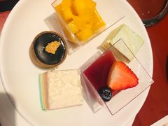 -东方滨江大酒店·滨江厅