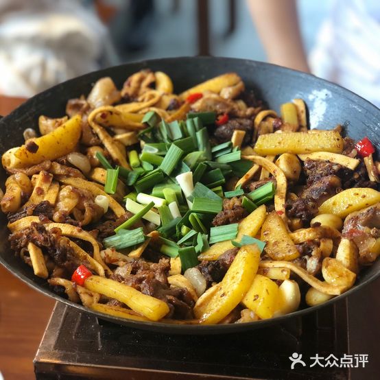 七个钵子·湘西原生土钵菜(标志门店)