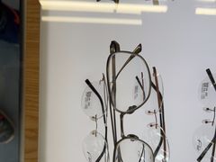 -无奔眼镜·蔡司·依视路授权店(马家堡店)