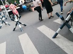 -吴山路夜市