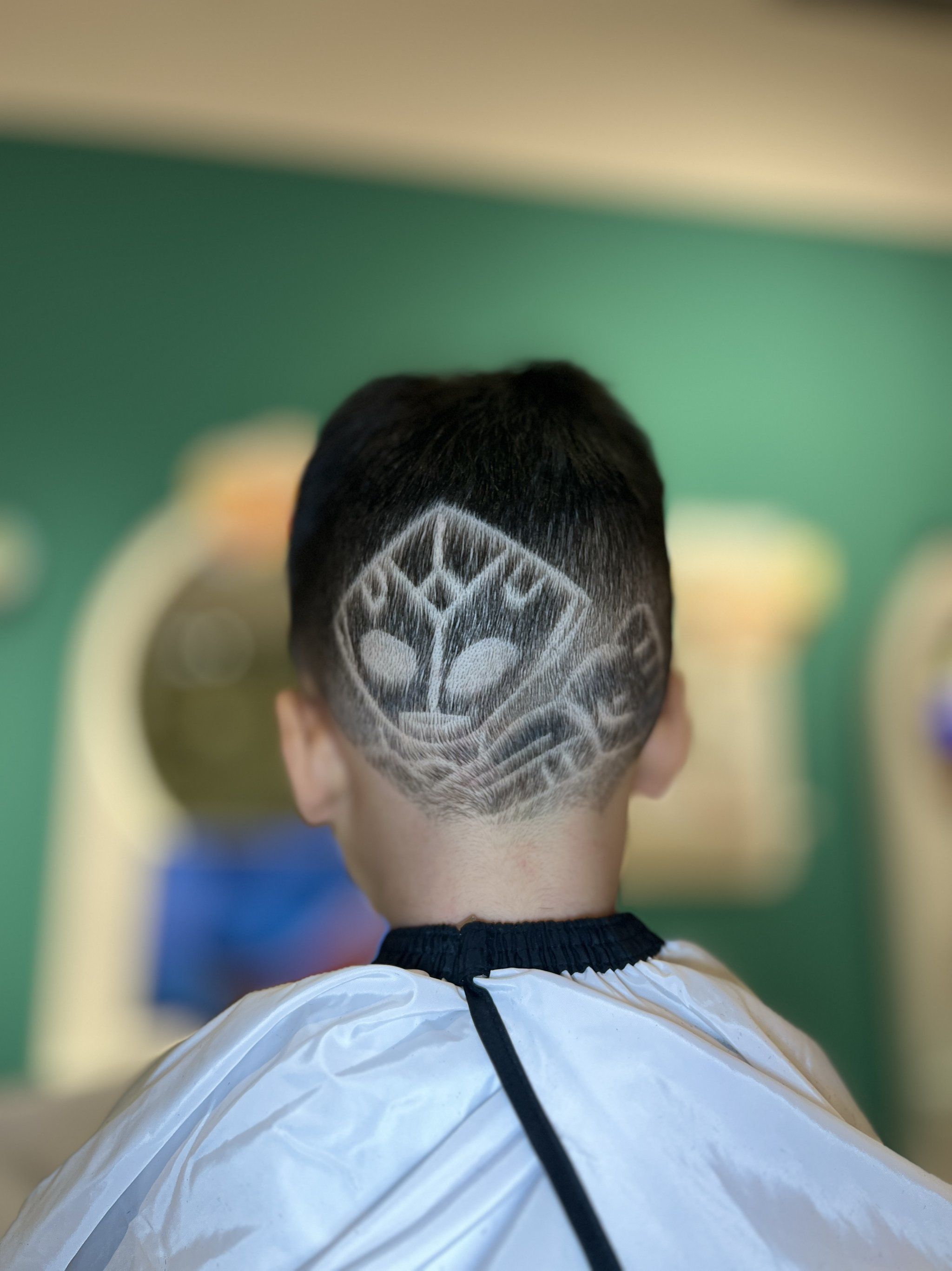 儿童发型雕刻专业儿童理发