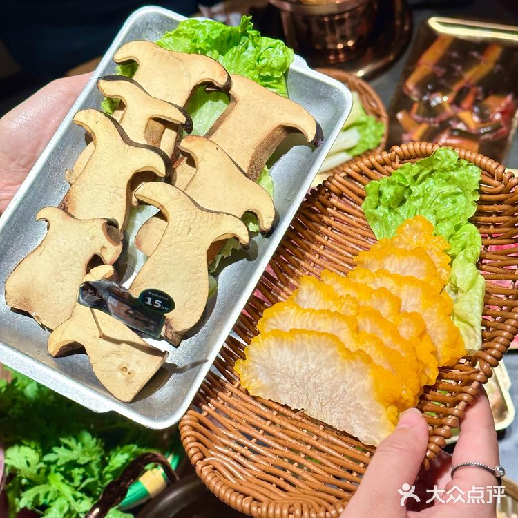 大连首家自选粥底火锅,鲜货自由局太香了