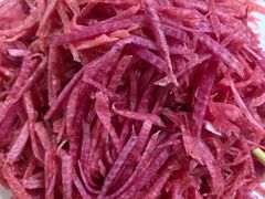 拌萝卜丝-宝瑞门钉肉饼店