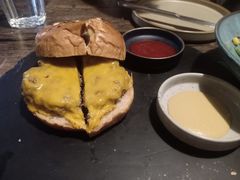 -HIGH FIVE哈福手工汉堡(桂林路店)