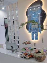 -V7 HAIR SALON