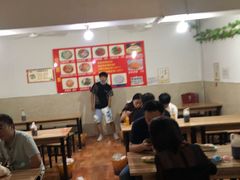 大堂-老字号杨坡红油米线腊汁肉夹馍(东四道巷店)