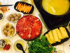 -鲜入围煮花胶鸡海鲜火锅