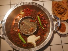 菌汤鸳鸯锅-贤合庄卤味火锅(时代广场店)