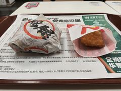 香辣鸡腿堡-华莱士·炸鸡汉堡(西中市店)